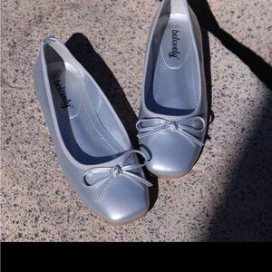 Everly Silver Bow Accent Flats